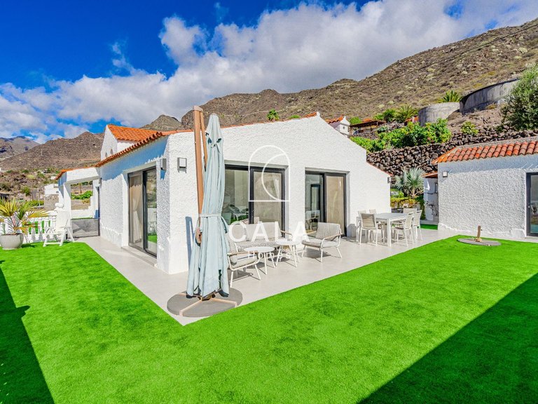 Villa for Sale in Acantilados De Los Gigantes, Tenerife 15