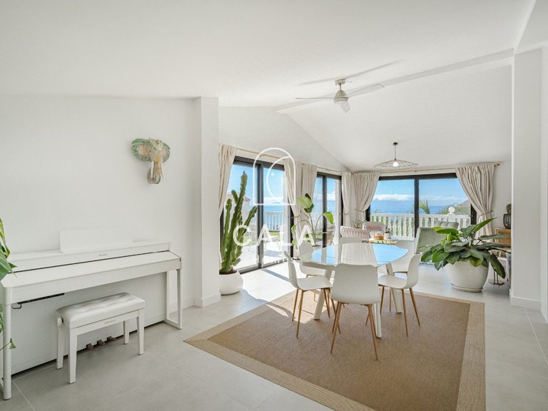 Villa for Sale in Acantilados De Los Gigantes, Tenerife 23