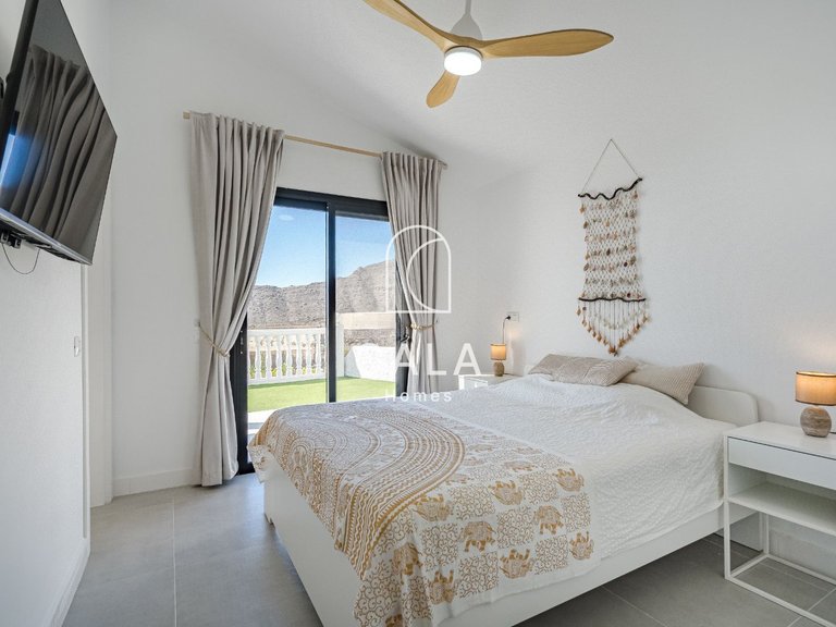 Villa for Sale in Acantilados De Los Gigantes, Tenerife 29