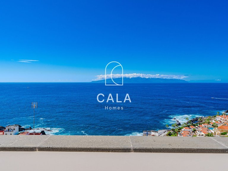 Apartment for Sale in Puerto De Santiago, Tenerife 1
