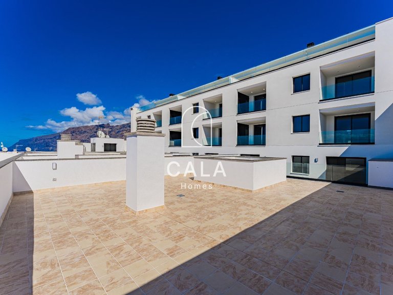 Apartment for Sale in Puerto De Santiago, Tenerife 2