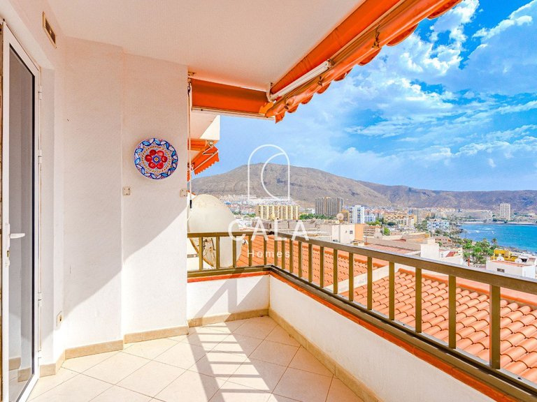 Apartment for Sale in Playa De Los Cristianos, Tenerife 4