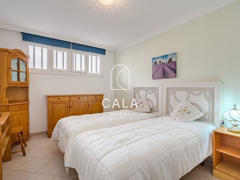 Apartment for Sale in Playa De Los Cristianos, Tenerife 11