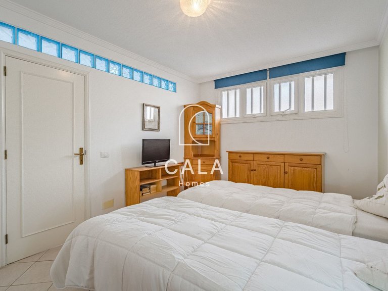 Apartment for Sale in Playa De Los Cristianos, Tenerife 12