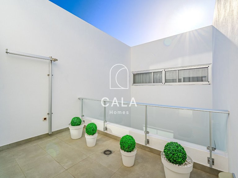 Town House for Sale in La Caleta, Tenerife 10
