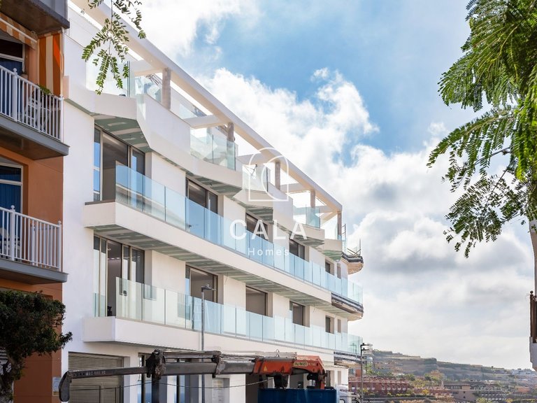 Apartment for Sale in Puerto De Santiago, Tenerife 1