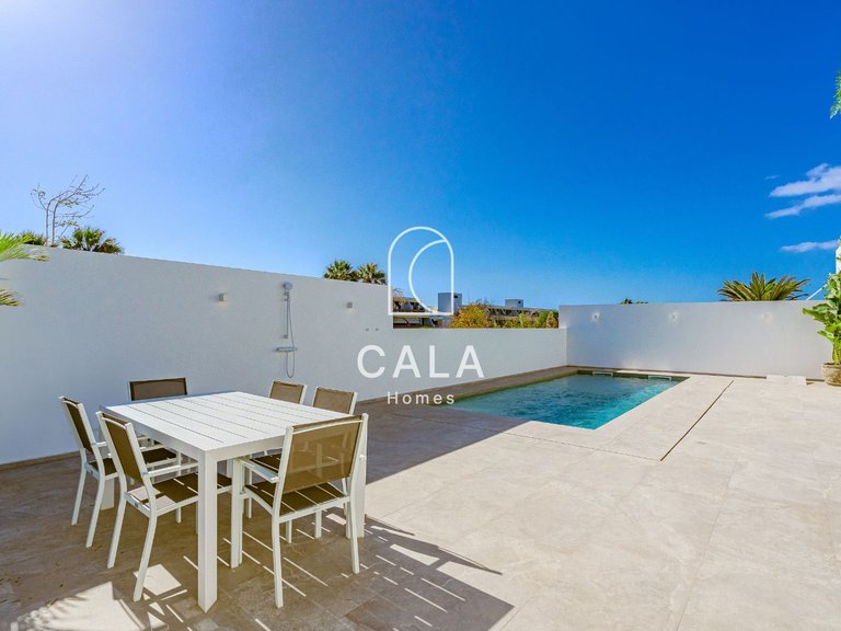 Villa for Sale in Costa Del Silencio, Tenerife 9