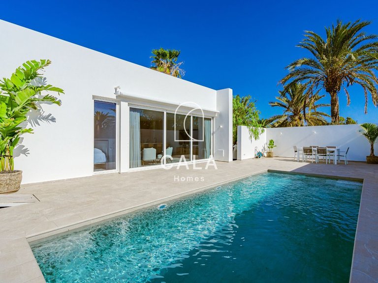 Villa for Sale in Costa Del Silencio, Tenerife 1