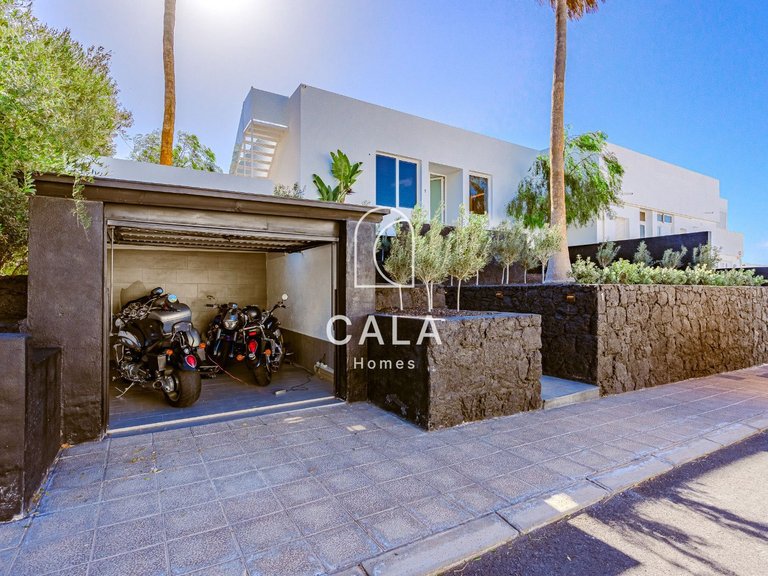 Villa for Sale in Costa Del Silencio, Tenerife 24