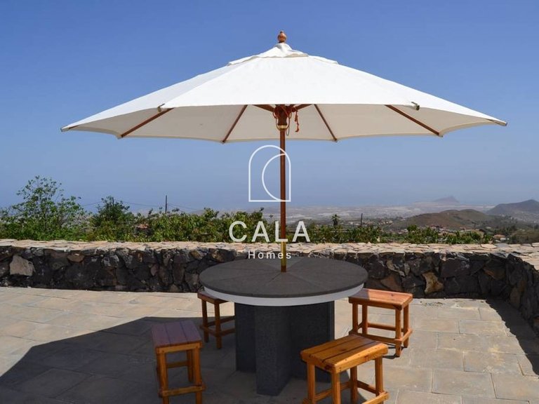 Villa for Sale in Granadilla De Abona, Tenerife 1