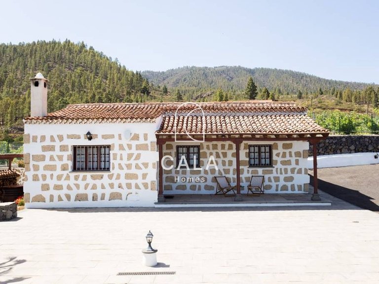 Villa for Sale in Granadilla De Abona, Tenerife 2