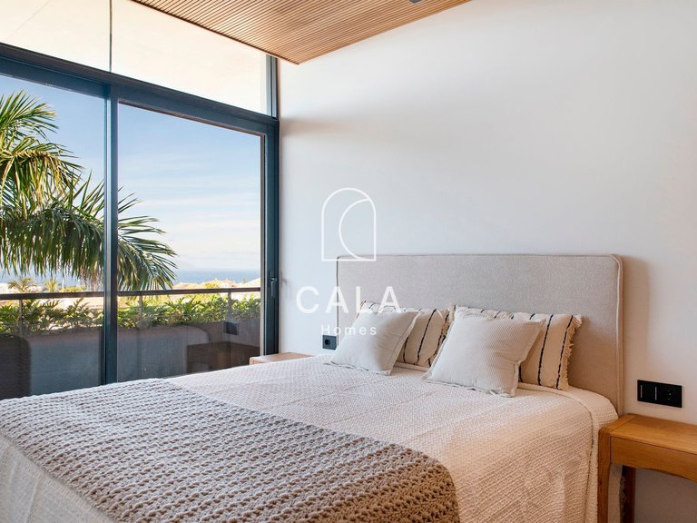 Villa for Sale in Playa Paraíso, Tenerife 22