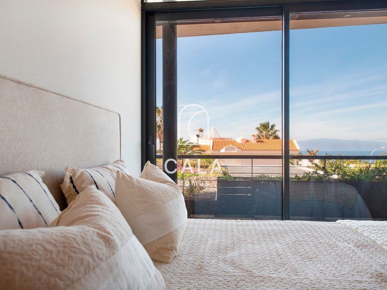 Villa for Sale in Playa Paraíso, Tenerife 21