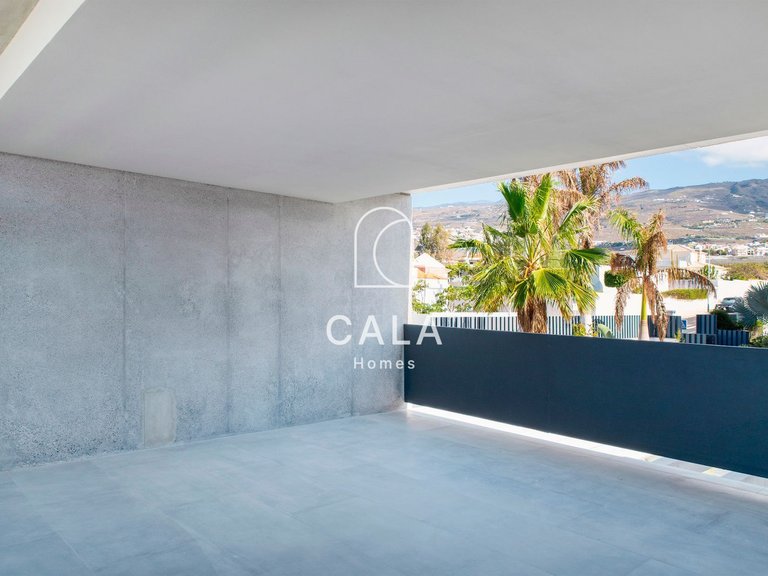 Villa for Sale in Playa Paraíso, Tenerife 28