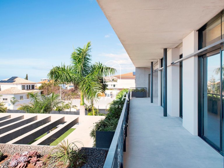 Villa for Sale in Playa Paraíso, Tenerife 25