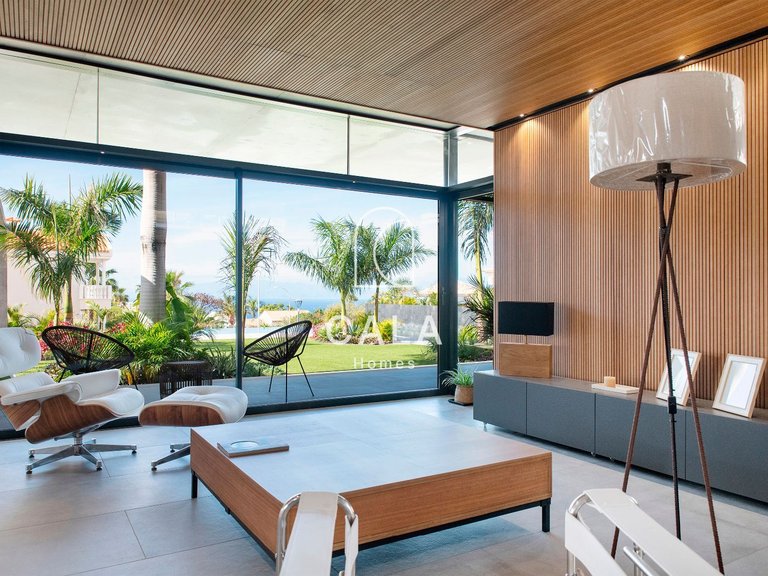 Villa for Sale in Playa Paraíso, Tenerife 12