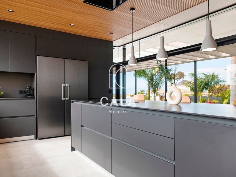 Villa for Sale in Playa Paraíso, Tenerife 14