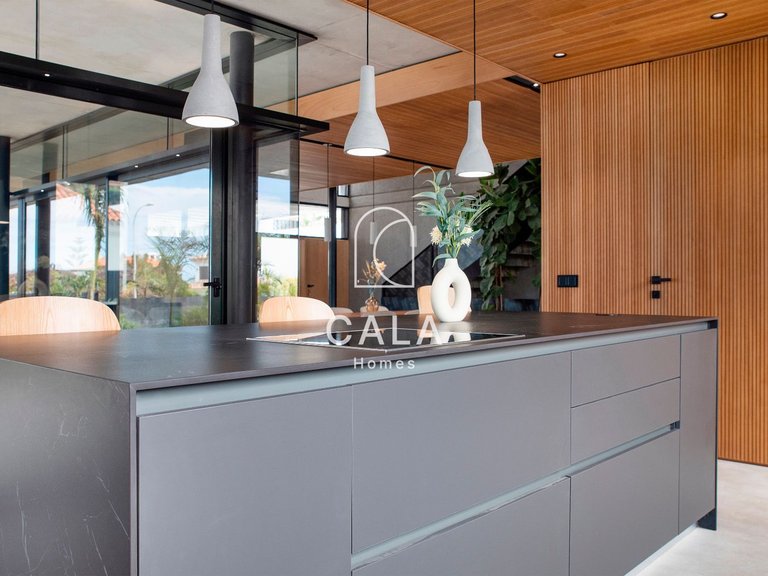 Villa for Sale in Playa Paraíso, Tenerife 13