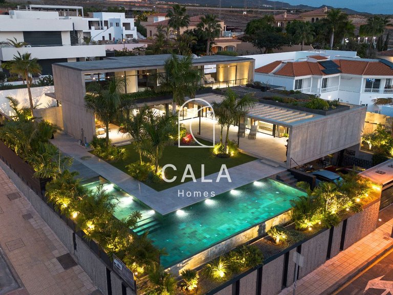 Villa for Sale in Playa Paraíso, Tenerife 38