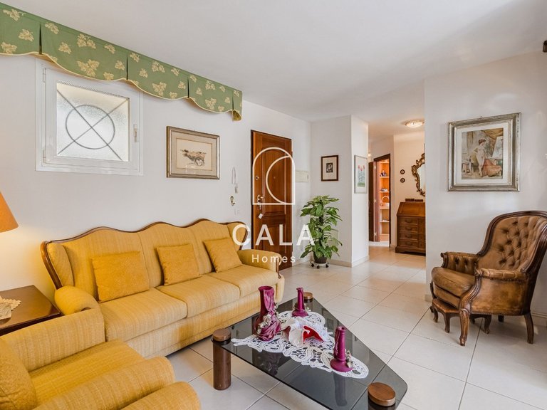 Apartment for Sale in Playa De Los Cristianos, Tenerife 3