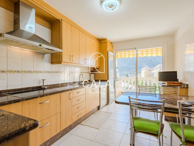 Apartment for Sale in Playa De Los Cristianos, Tenerife 13