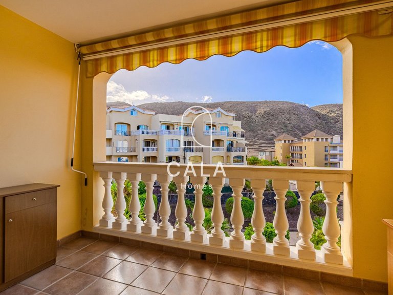 Apartment for Sale in Playa De Los Cristianos, Tenerife 9