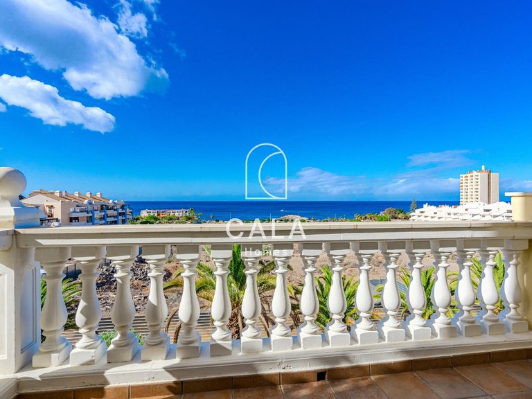 Apartment for Sale in Playa De Los Cristianos, Tenerife 1