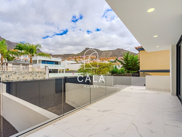 Villa for Sale in Costa Adeje, Tenerife 16