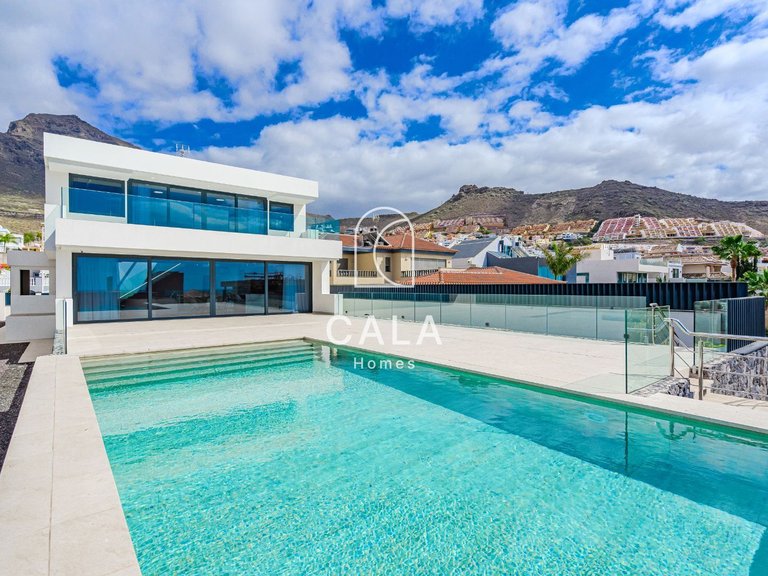Villa for Sale in Costa Adeje, Tenerife 38