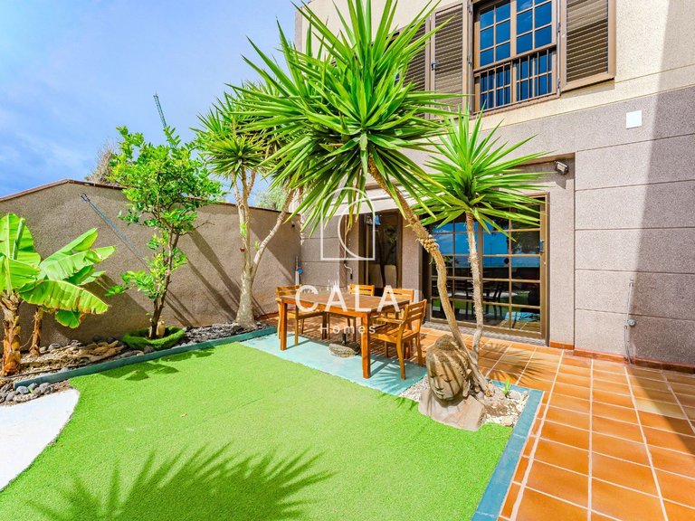 Town House for Sale in El Medano, Tenerife 2
