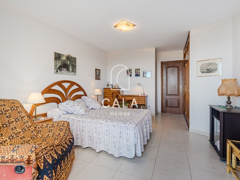 Apartment for Sale in Playa De Los Cristianos, Tenerife 3