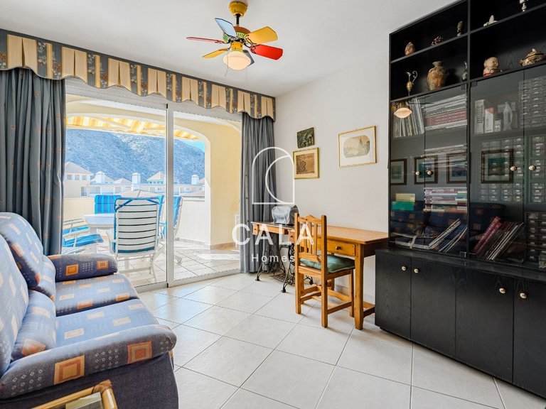 Apartment for Sale in Playa De Los Cristianos, Tenerife 6