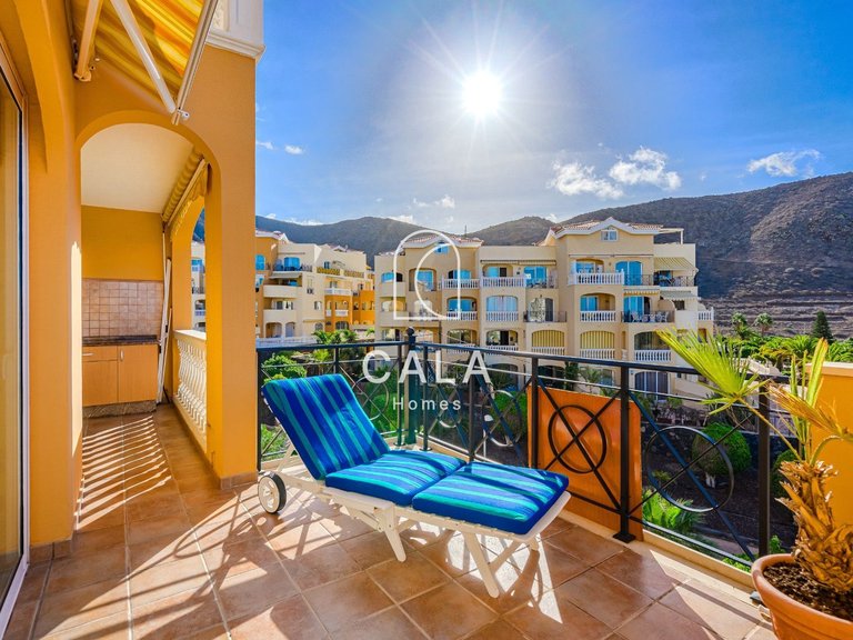 Apartment for Sale in Playa De Los Cristianos, Tenerife 2