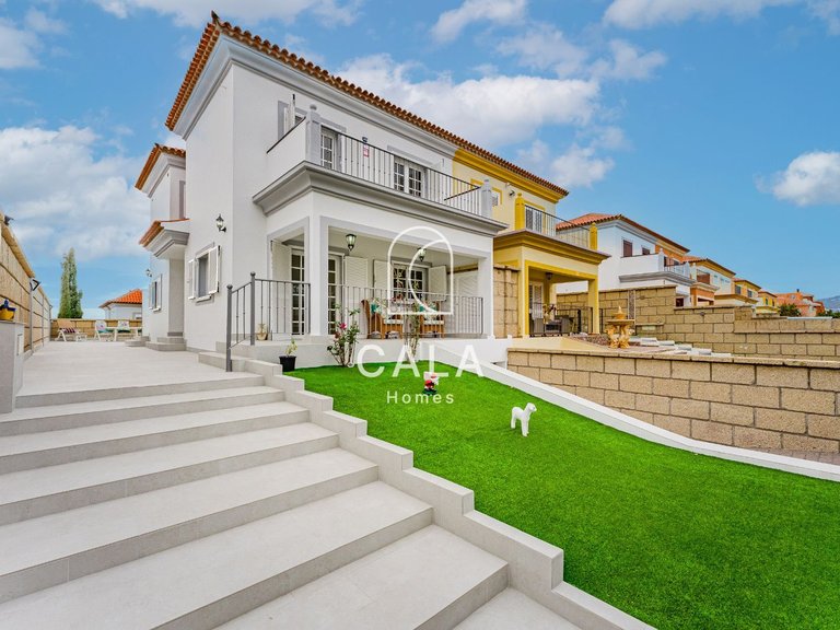 Town House for Sale in Costa Adeje, Tenerife 1