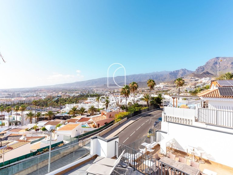 Villa for Sale in San Eugenio Alto, Tenerife 2