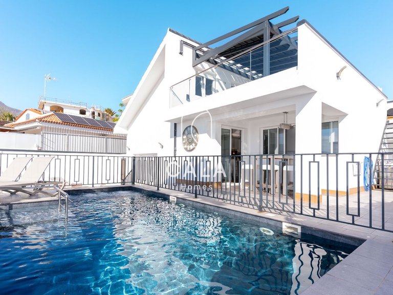 Villa for Sale in San Eugenio Alto, Tenerife 7
