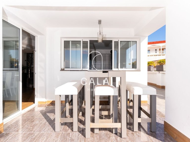 Villa for Sale in San Eugenio Alto, Tenerife 9