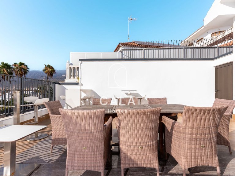 Villa for Sale in San Eugenio Alto, Tenerife 12