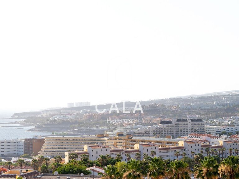 Villa for Sale in San Eugenio Alto, Tenerife 20