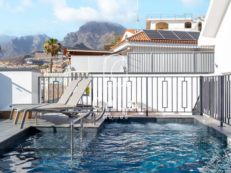 Villa for Sale in San Eugenio Alto, Tenerife 22