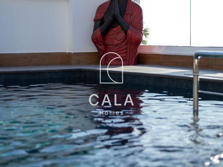 Villa for Sale in San Eugenio Alto, Tenerife 24