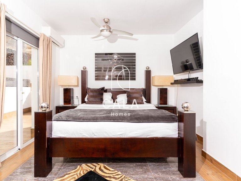 Villa for Sale in San Eugenio Alto, Tenerife 39