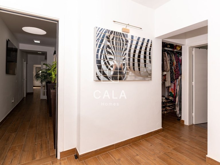 Villa for Sale in San Eugenio Alto, Tenerife 43