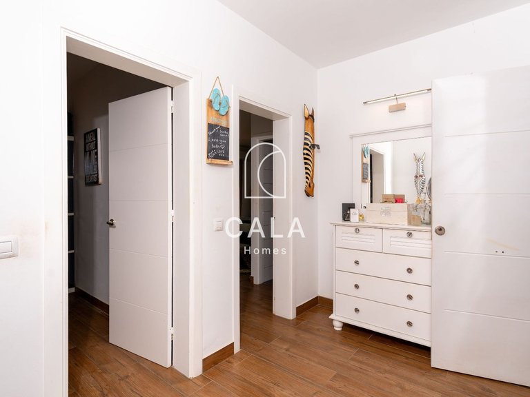 Villa for Sale in San Eugenio Alto, Tenerife 44