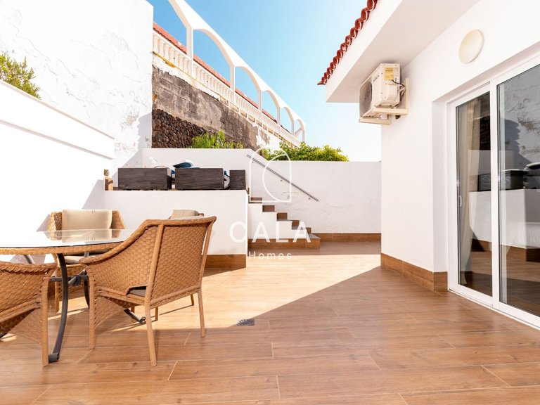 Villa for Sale in San Eugenio Alto, Tenerife 48