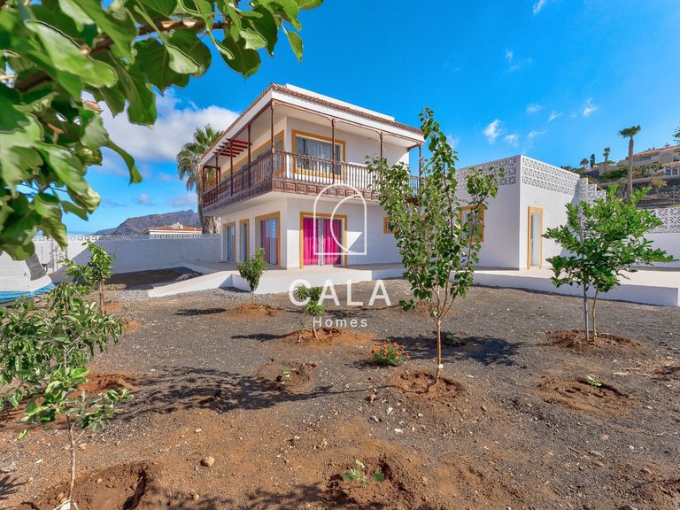 Villa for Sale in Puerto De Santiago, Tenerife 16