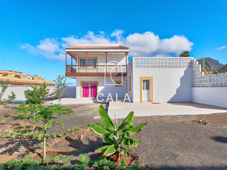 Villa for Sale in Puerto De Santiago, Tenerife 18