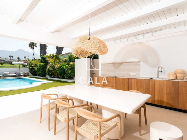 Villa for Sale in Costa Adeje, Tenerife 1