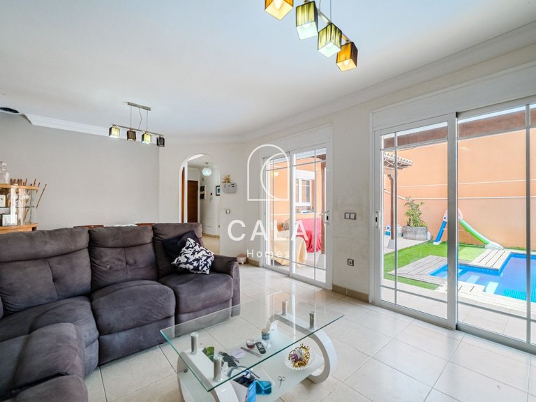 Villa for Sale in Playa De Los Cristianos, Tenerife 6