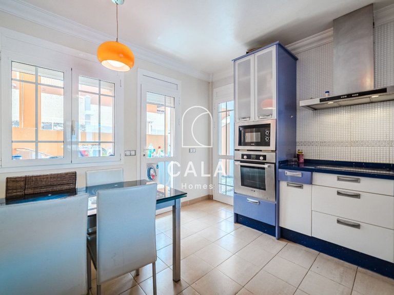 Villa for Sale in Playa De Los Cristianos, Tenerife 2